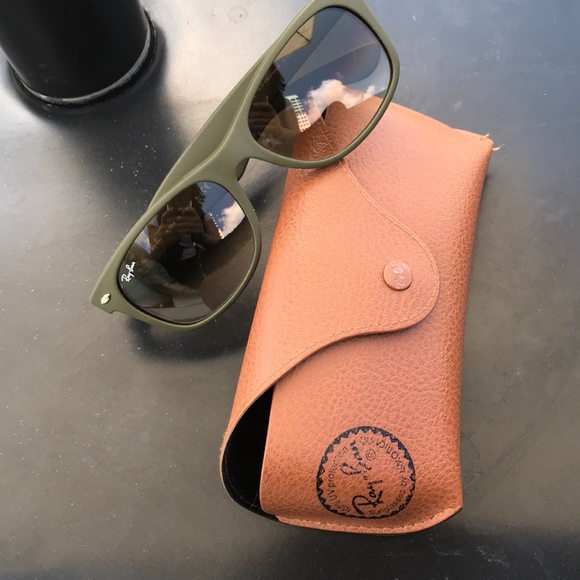 Original RayBan Wayfarer Olive Sunglasses - Picture 4 of 8